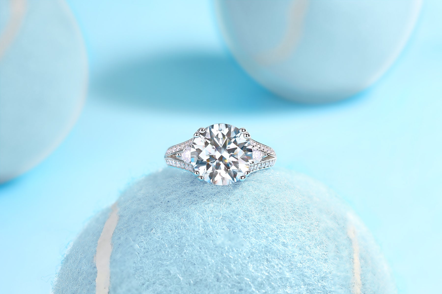 Elegant Radiance - A Fashionable And Luxurious Jewelry Piece Set With 5-carat Moissanite S925 Sterling Silver And Platinum-plated Diamond