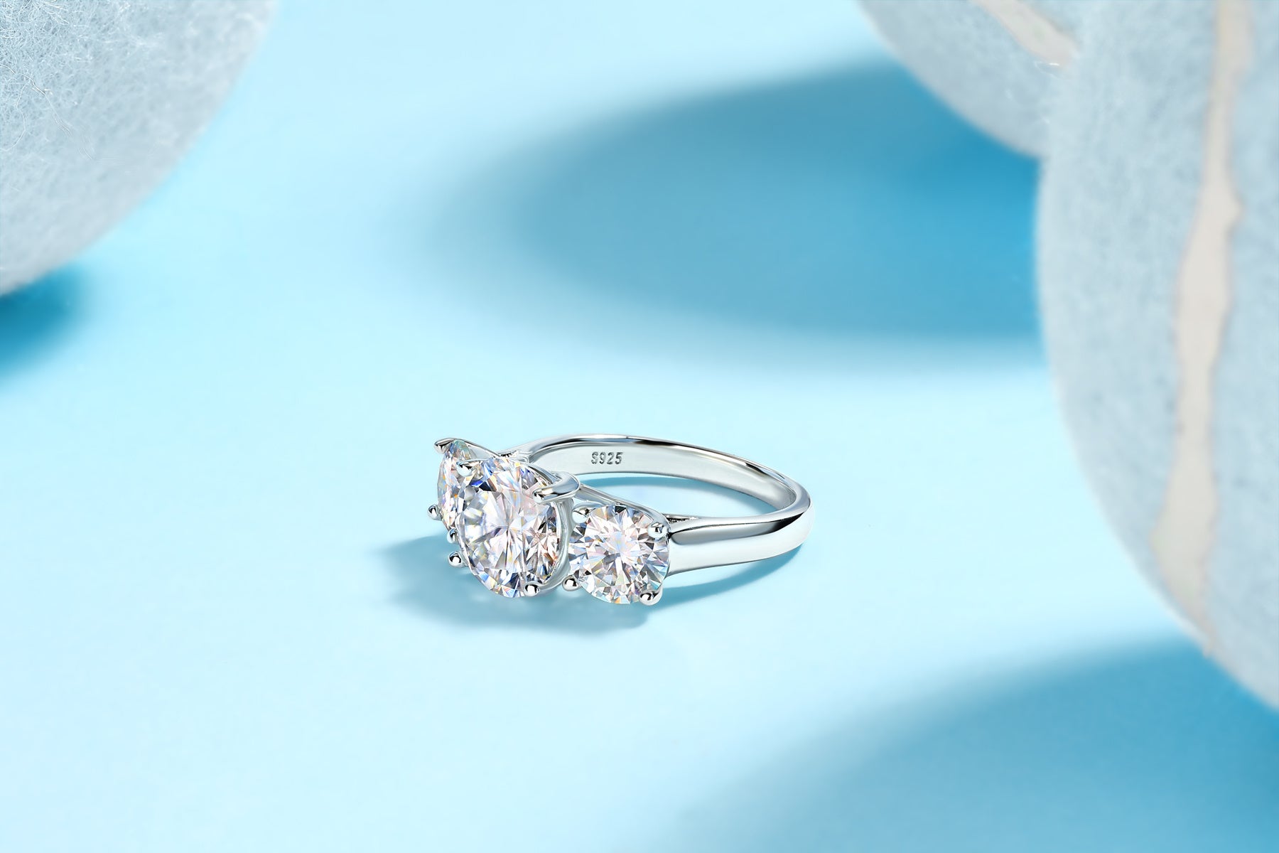 Three Lives Of Fortune - A Fashionable And Luxurious Jewelry Piece Set With 3-carat Moissan Diamond S925 Sterling Silver And Platinum-plated Diamond