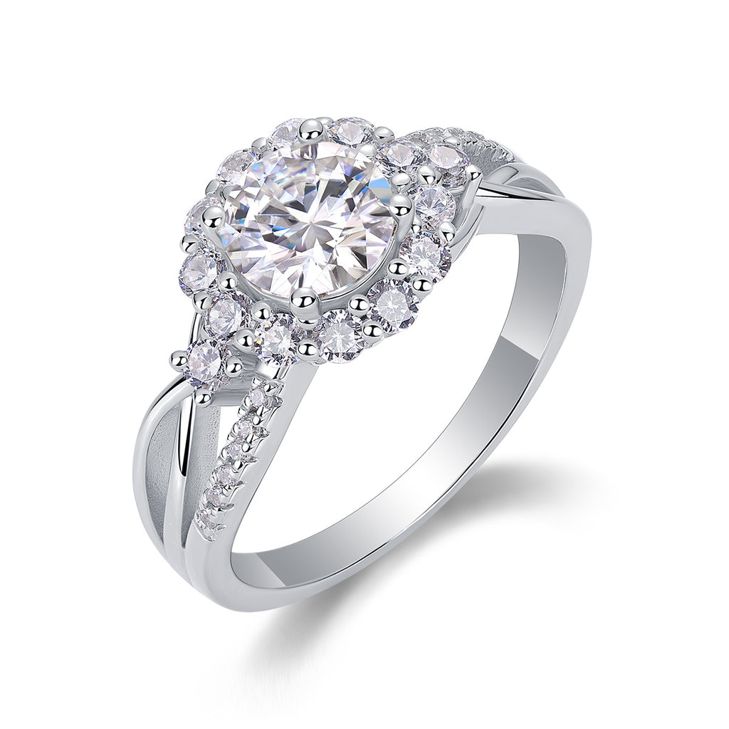 Snow Lotus - A Fashionable And Luxurious Jewelry Piece Set With 2-carat Moissanite S925 Sterling Silver And Platinum-plated Diamond
