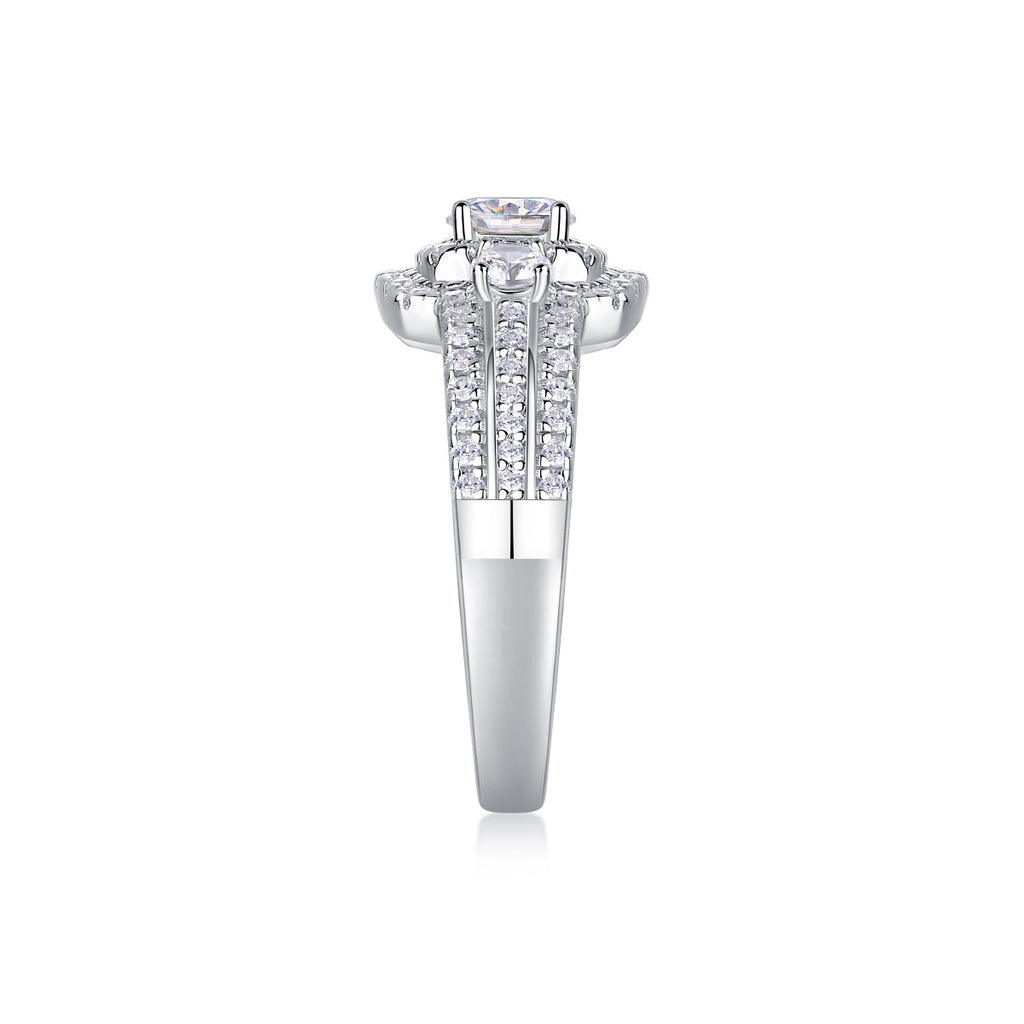 Afternoon In The Gobi - A Fashionable And Luxurious Jewelry Piece Set With Half-carat Moissan Diamond S925 Sterling Silver And Platinum-plated Diamond