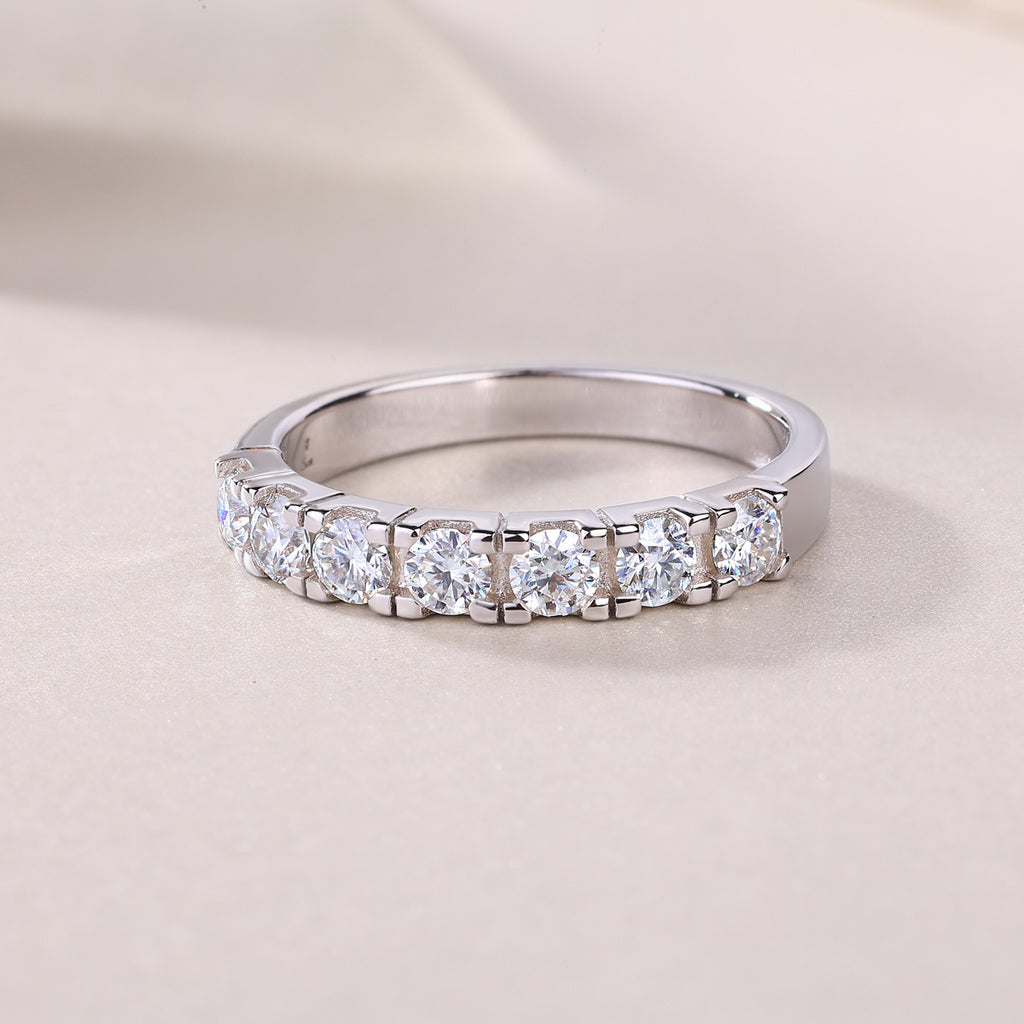LUCKY 7- A Fashionable And Luxurious Jewelry Piece Set With One-tenth Moissan Diamond, S925 Sterling Silver And Platinum-plated Diamond