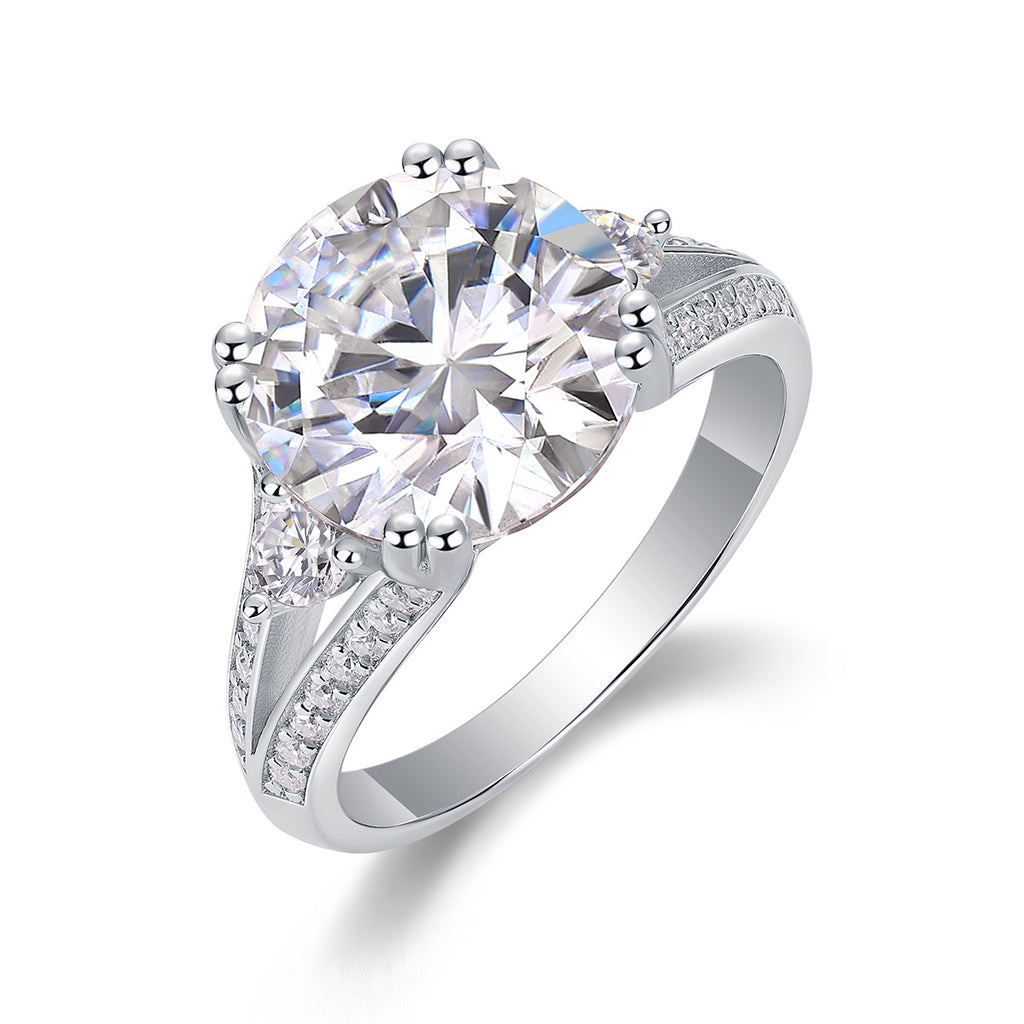 Elegant Radiance - A Fashionable And Luxurious Jewelry Piece Set With 5-carat Moissanite S925 Sterling Silver And Platinum-plated Diamond