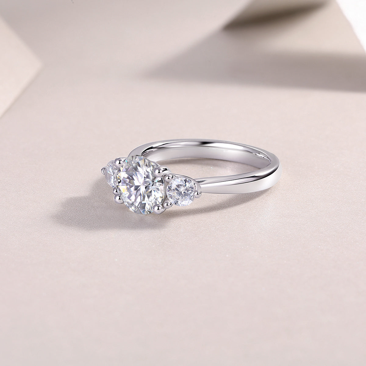 Three Lives And Three Worlds - A Fashionable And Luxurious Jewelry Piece Set With 2-carat Moissan Diamond S925 Sterling Silver And Platinum-plated Diamond
