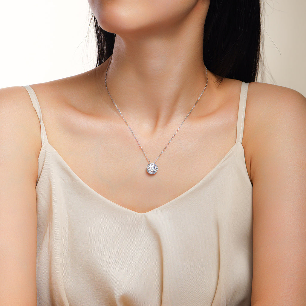 Legend Of The Starry Night - A Fashionable And Luxurious Diamond Jewelry Pendant Set With 2-carat Moissanite S925 Sterling Silver And Platinum Plating