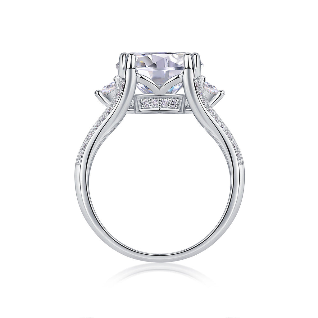 Elegant Radiance - A Fashionable And Luxurious Jewelry Piece Set With 5-carat Moissanite S925 Sterling Silver And Platinum-plated Diamond