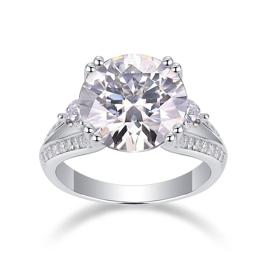Elegant Radiance - A Fashionable And Luxurious Jewelry Piece Set With 5-carat Moissanite S925 Sterling Silver And Platinum-plated Diamond