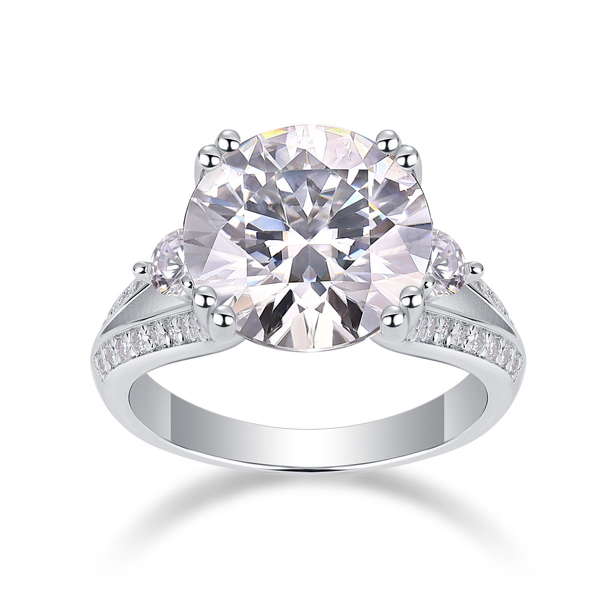 Elegant Radiance - A Fashionable And Luxurious Jewelry Piece Set With 5-carat Moissanite S925 Sterling Silver And Platinum-plated Diamond