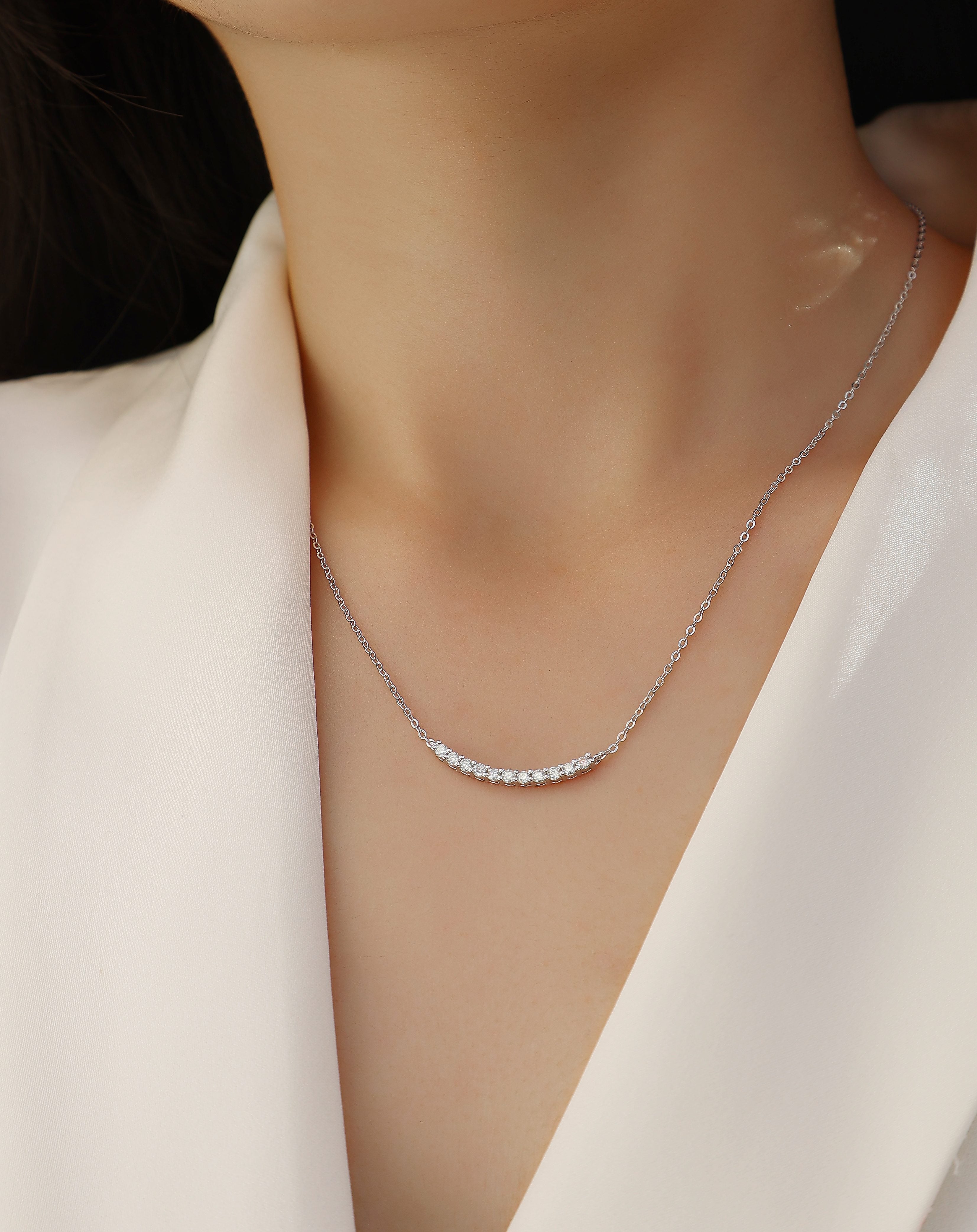 Relaxed Feel - A Fashionable And Luxurious Diamond Jewelry Pendant Set With Moissanite S925 Sterling Silver