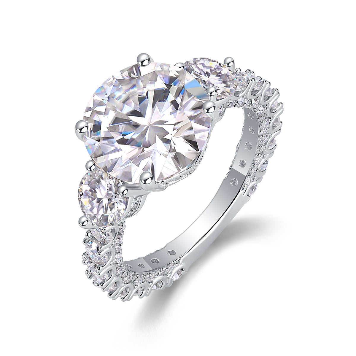 Three-diamond Brilliance - A Fashionable And Luxurious Jewelry Piece Set With 5-carat Moissanite S925 Sterling Silver And Platinum-plated Diamond