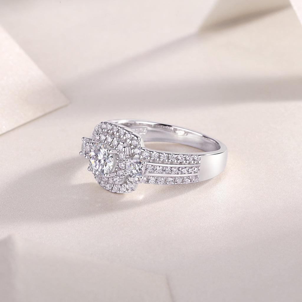 Afternoon In The Gobi - A Fashionable And Luxurious Jewelry Piece Set With Half-carat Moissan Diamond S925 Sterling Silver And Platinum-plated Diamond