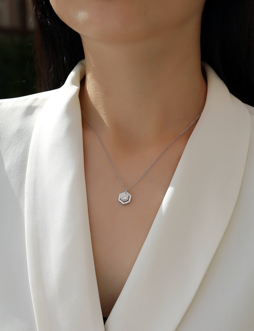 Geometric - A Fashionable And Luxurious Diamond Jewelry Pendant Set With 1-carat Moissanite S925 Sterling Silver