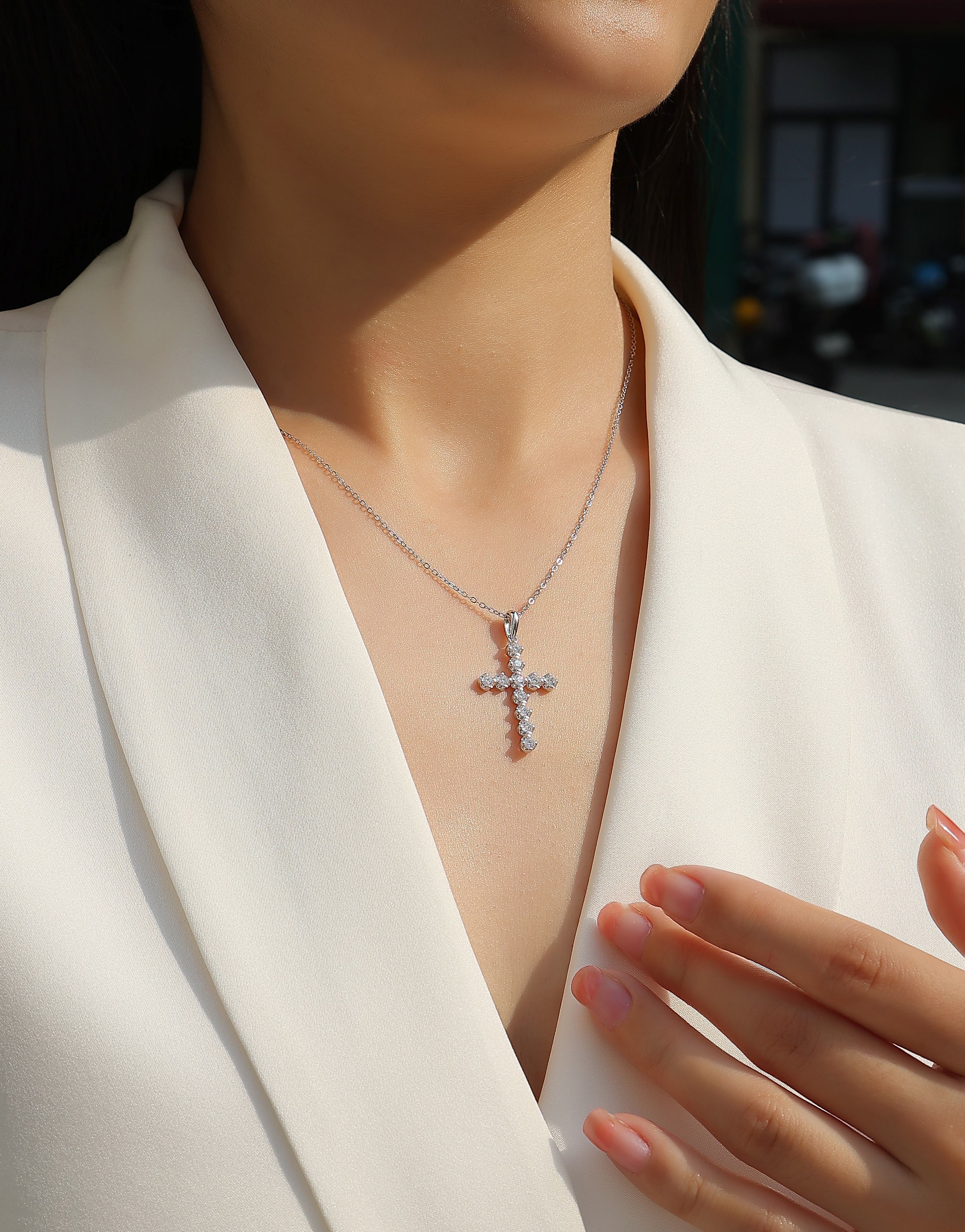 Entrusted - A Fashionable And Luxurious Diamond Jewelry Pendant Set With Moissanite S925 Sterling Silver