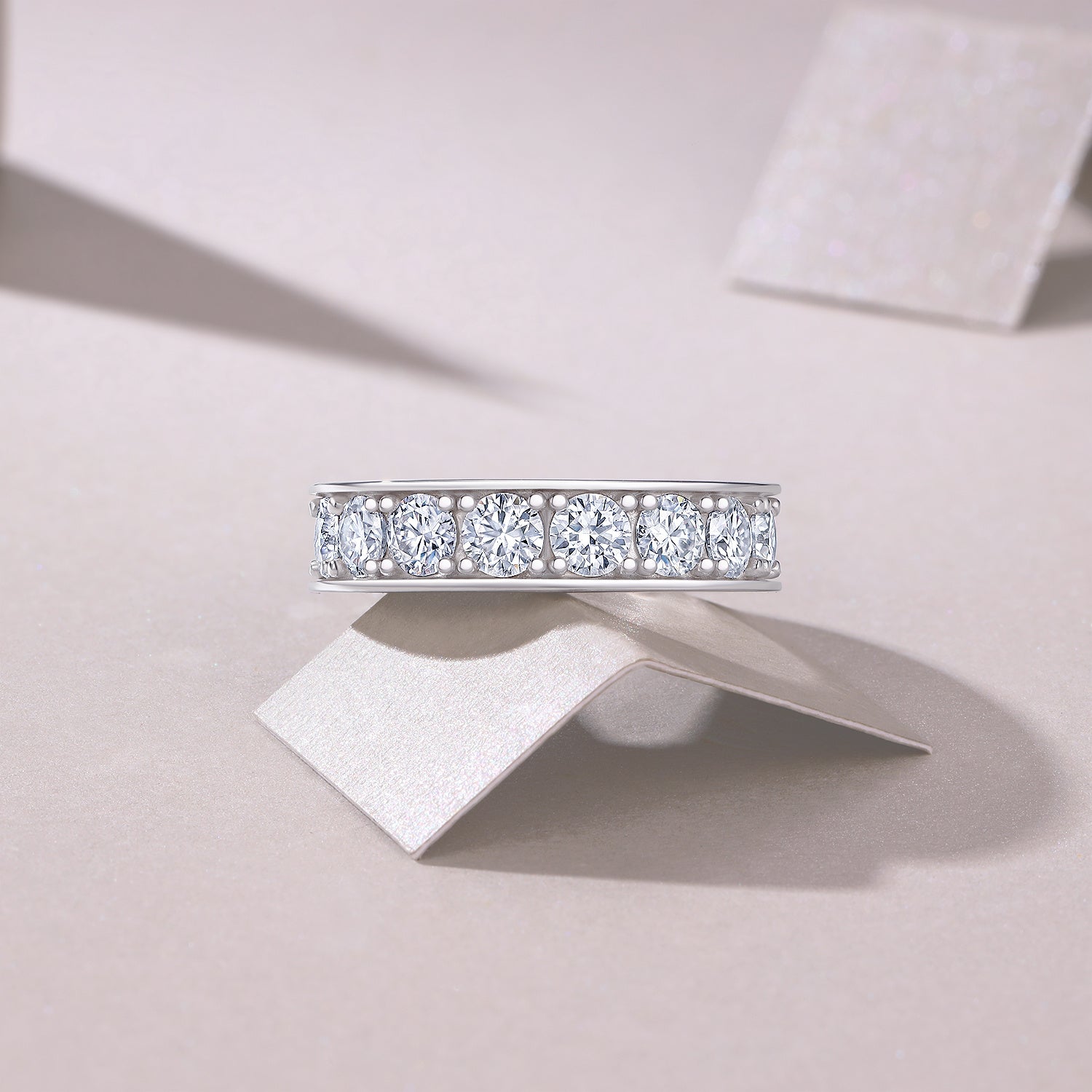 Flowing Clouds Convey Emotions - A Fashionable And Luxurious Jewelry Piece Set With One-third Carat Moissanite S925 Sterling Silver And Platinum-plated Diamond