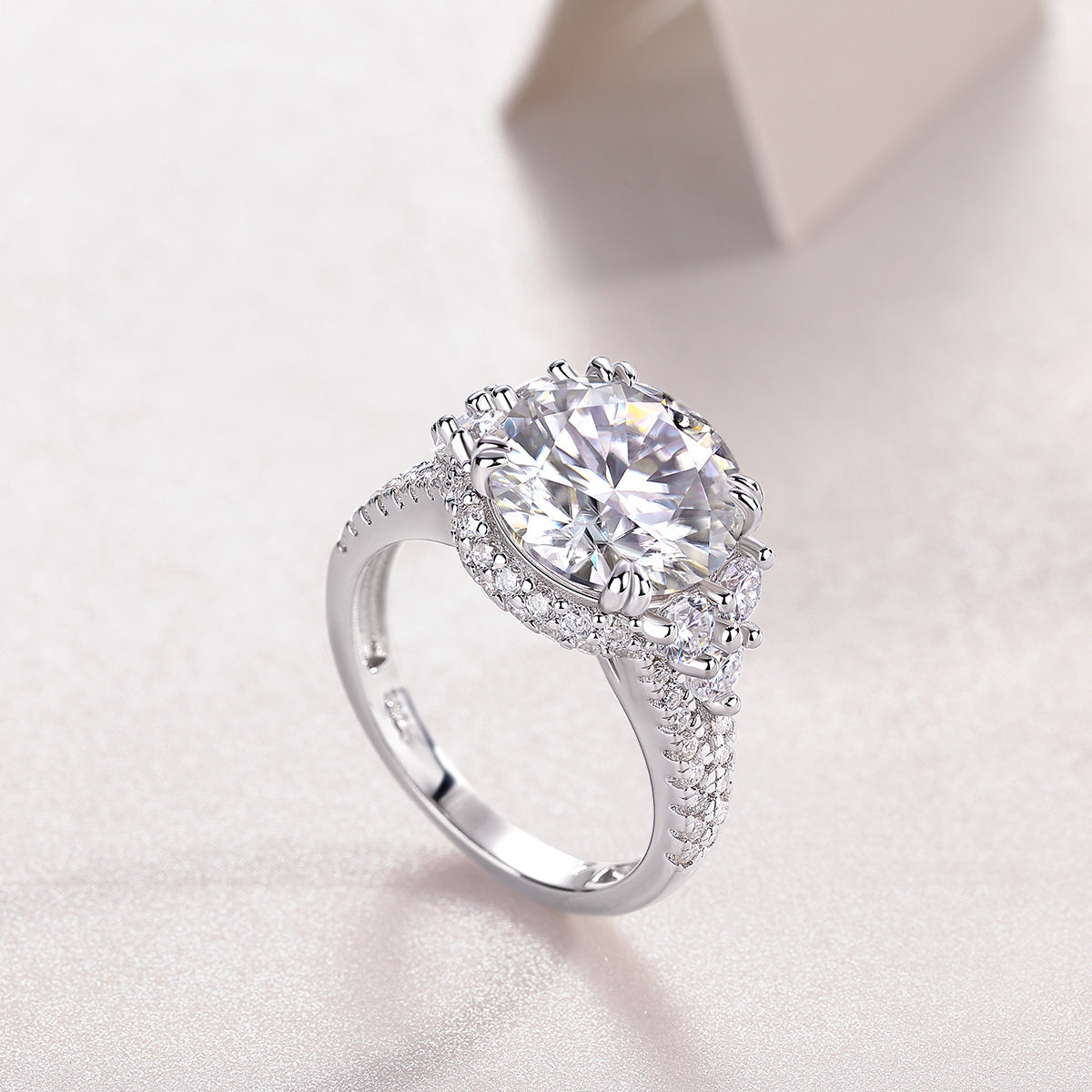 Dance With Youth - A Fashionable And Luxurious Jewelry Accessory Set With 5-carat Moissan Diamond S925 Sterling Silver And Platinum-plated Diamond