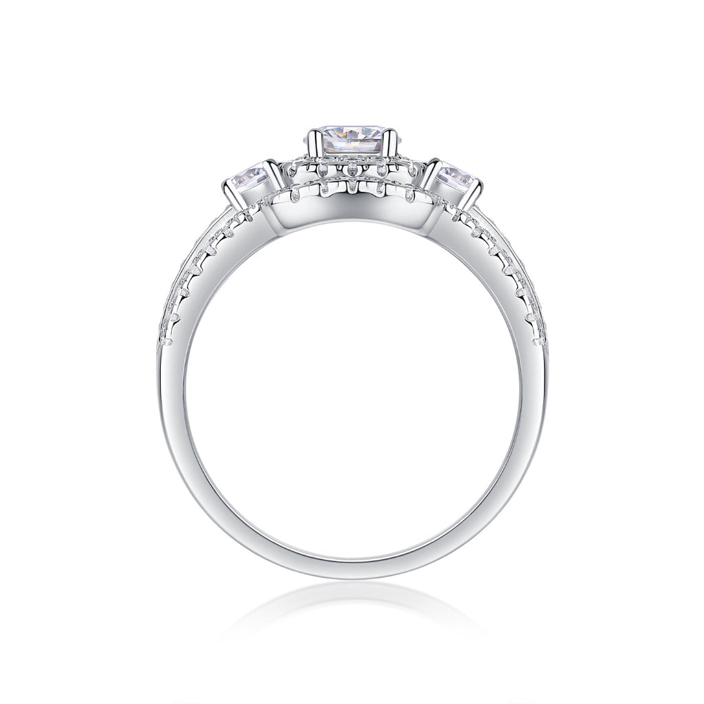 Afternoon In The Gobi - A Fashionable And Luxurious Jewelry Piece Set With Half-carat Moissan Diamond S925 Sterling Silver And Platinum-plated Diamond