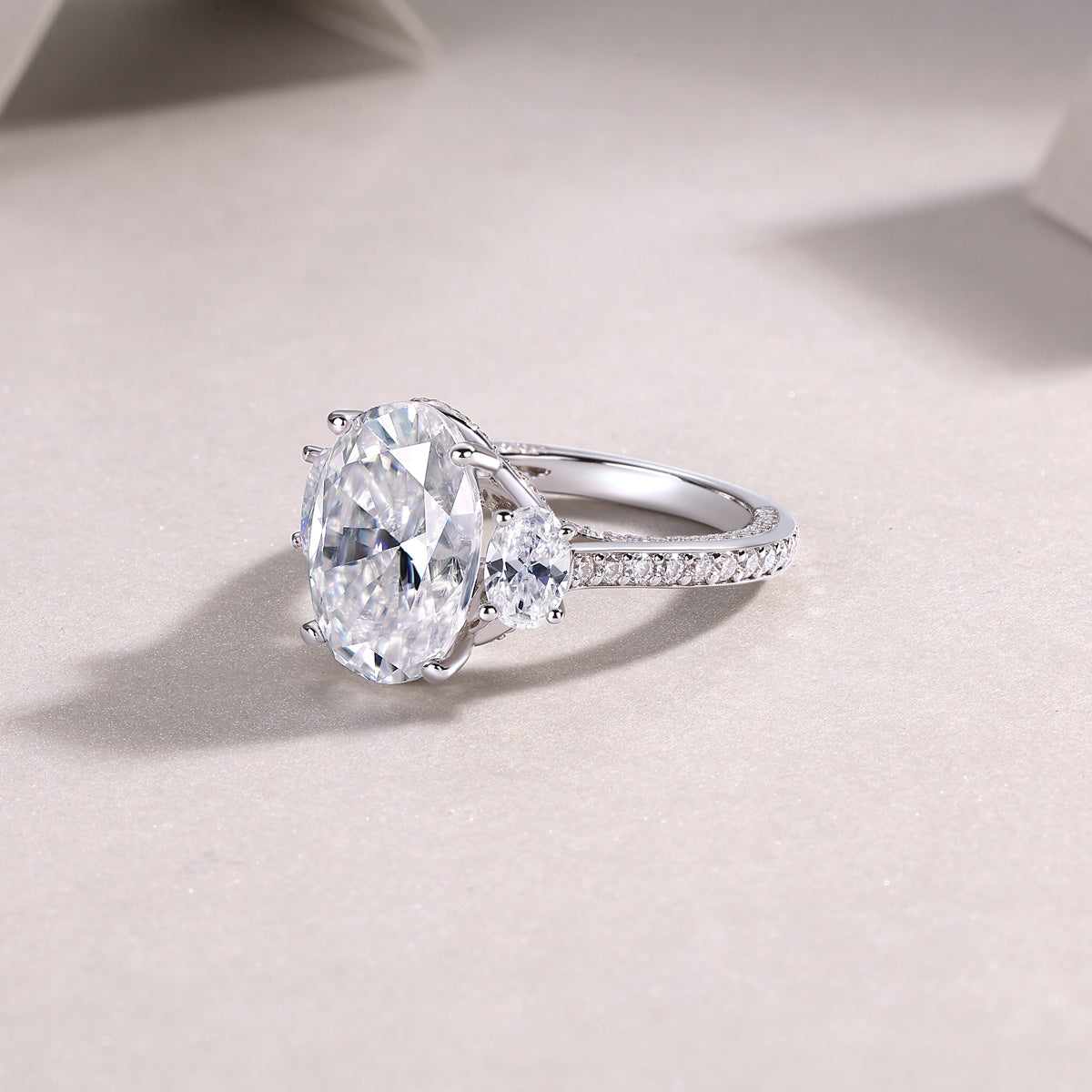 Crown Of Radiance - A Fashionable And Luxurious Jewelry Accessory Set With Moissanite S925 Sterling Silver And Platinum-plated Diamond