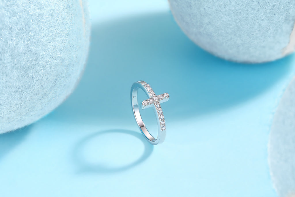 Holy Light Cross - A Fashionable And Luxurious Jewelry Piece Set With Moissanite S925 Sterling Silver And Platinum-plated Diamond