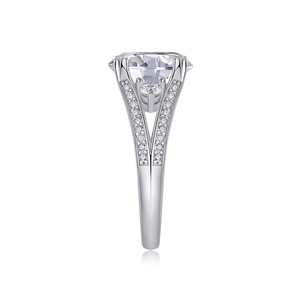 Elegant Radiance - A Fashionable And Luxurious Jewelry Piece Set With 5-carat Moissanite S925 Sterling Silver And Platinum-plated Diamond
