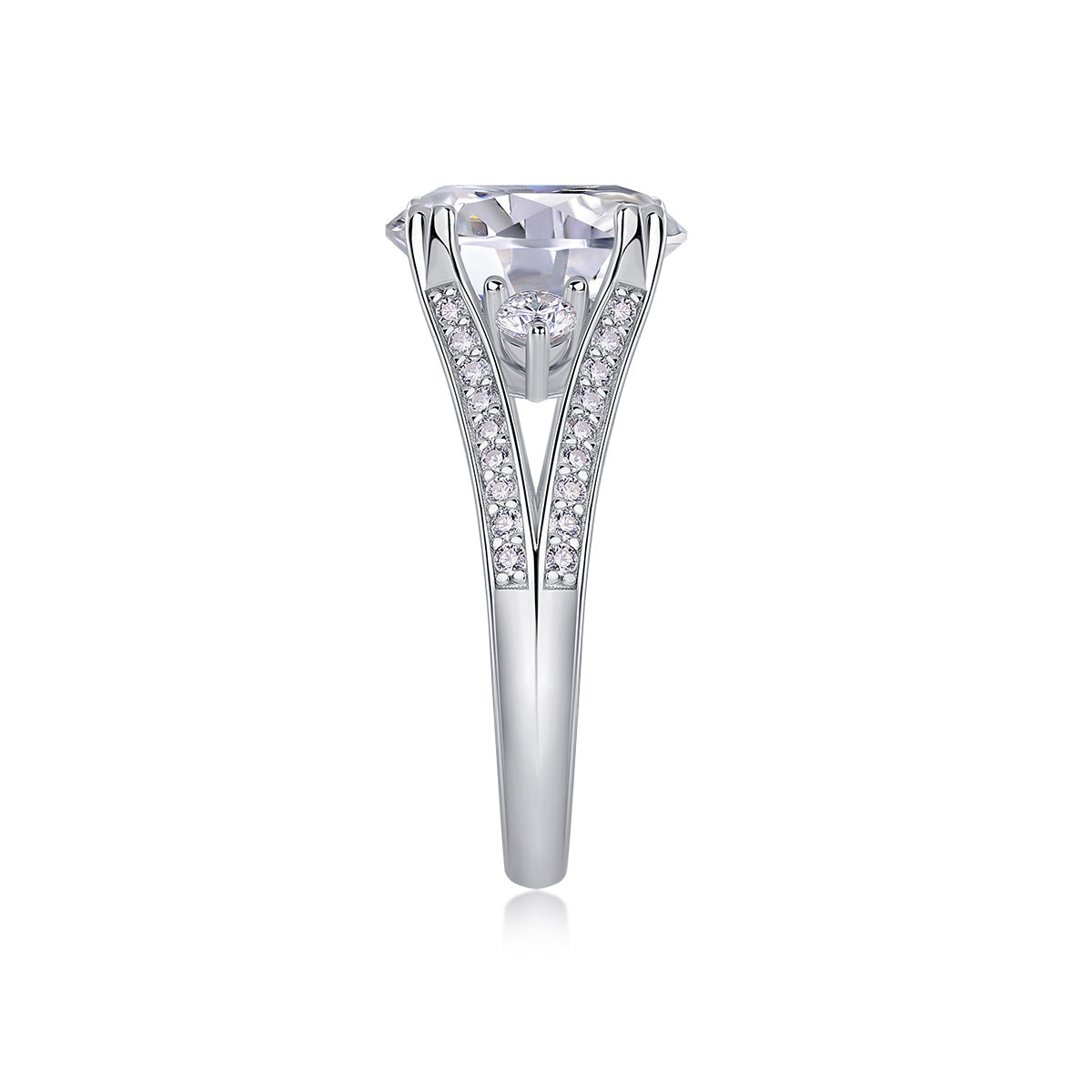 Elegant Radiance - A Fashionable And Luxurious Jewelry Piece Set With 5-carat Moissanite S925 Sterling Silver And Platinum-plated Diamond