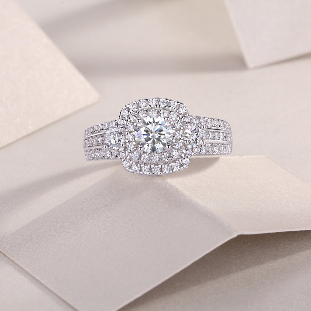 Afternoon In The Gobi - A Fashionable And Luxurious Jewelry Piece Set With Half-carat Moissan Diamond S925 Sterling Silver And Platinum-plated Diamond